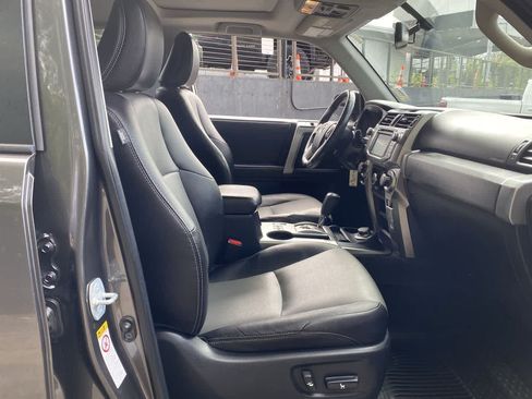 Used 2018 Toyota 4Runner SR5 Premium AWD/4WD image 18