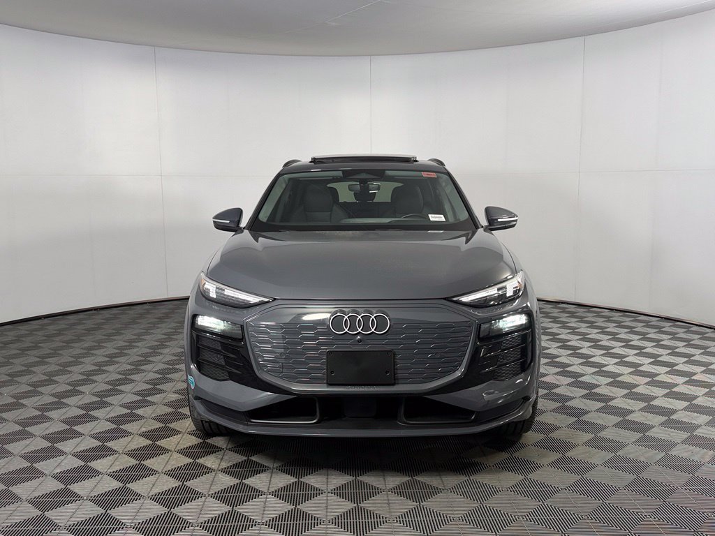 Used 2025 Audi Q6 e-tron Premium Plus w/ Premium Plus AWD/4WD image 3