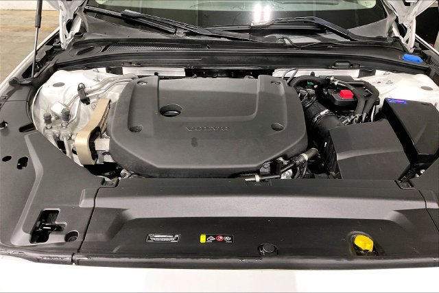 Certified 2025 Volvo V90 B6 Cross Country Plus AWD/4WD image 12