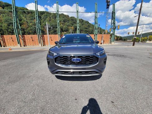 Used 2023 Ford Escape ST-Line w/ Tech Pack #1 image 3