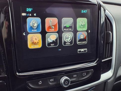 Used 2018 Chevrolet Traverse LT image 12