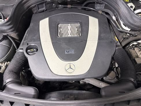 Used 2011 Mercedes-Benz GLK 350 4MATIC image 42