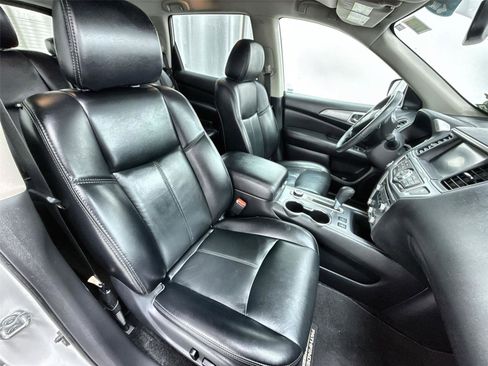 Used 2018 Nissan Pathfinder SL w/ Midnight Edition Package image 18