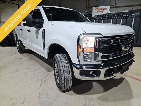 Used 2024 Ford F250 XLT AWD/4WD image 6