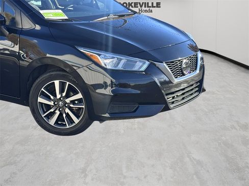 Used 2021 Nissan Versa SV image 3