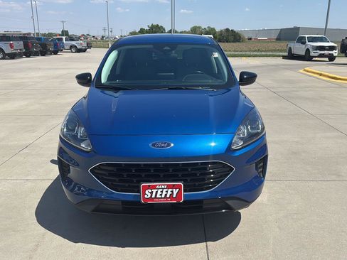 Used 2022 Ford Escape SE w/ SE Sport Appearance Package image 15