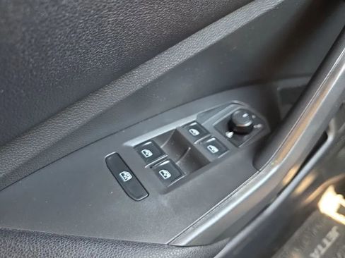 Used 2019 Volkswagen Jetta SE FWD image 23