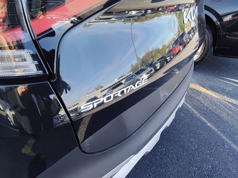 Used 2023 Kia Sportage EX AWD/4WD image 11