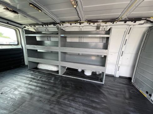 Used 2017 Chevrolet Express 2500 Extended RWD image 24