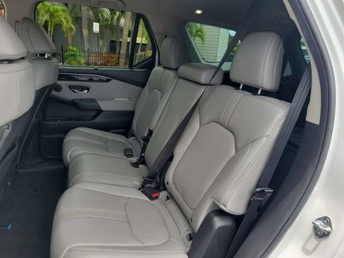 Used 2025 Honda Pilot Touring image 19