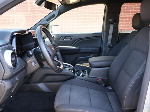 Used 2023 Chevrolet Colorado LT w/ Advanced Trailering Package image 8