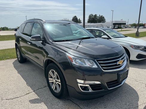 Used 2017 Chevrolet Traverse LT AWD/4WD image 3