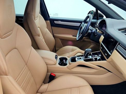 Used 2022 Porsche Cayenne Platinum Edition AWD/4WD image 25