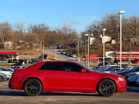 Used 2017 Chrysler 300 S w/ 300S Premium Group image 2