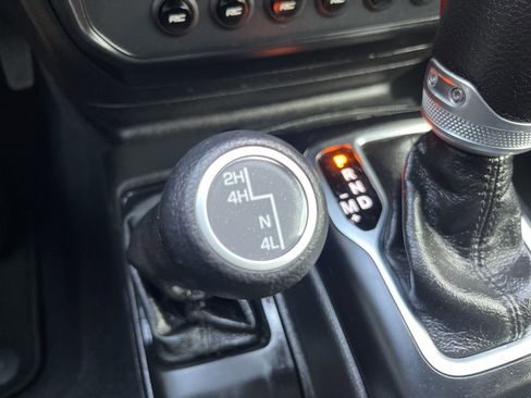 Used 2022 Jeep Wrangler Unlimited Sport image 40