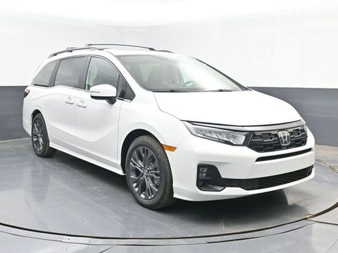 New 2026 Honda Odyssey Touring image 2