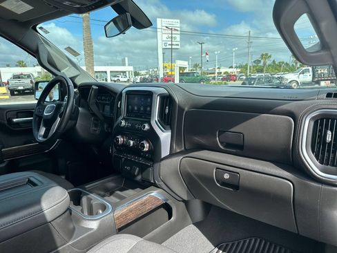 Used 2022 GMC Sierra 1500 Elevation w/ X31 Off-Road Package AWD/4WD image 20