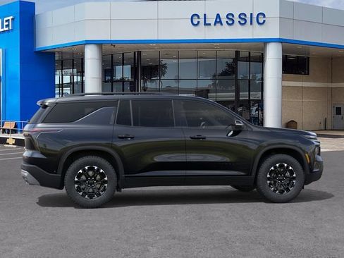 New 2027 Chevrolet Traverse Z71 w/ Enhanced Driving Package AWD/4WD image 5