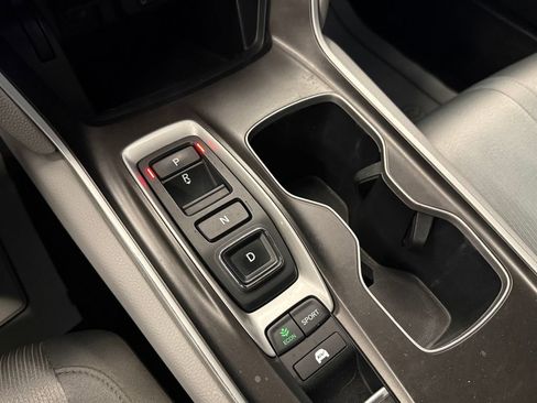 Used 2019 Honda Accord EX image 17
