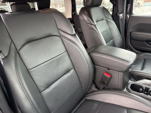 Used 2022 Jeep Wrangler Unlimited Sahara image 28