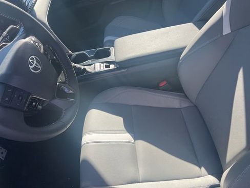 Used 2025 Toyota Camry XSE image 8