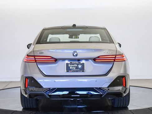 Used 2026 BMW 550e xDrive w/ Executive Package AWD/4WD image 3