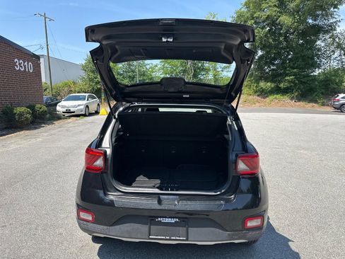 Used 2021 Hyundai Venue SE FWD image 30