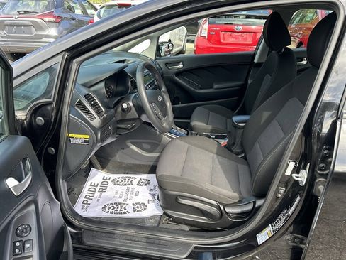 Used 2017 Kia Forte LX image 10