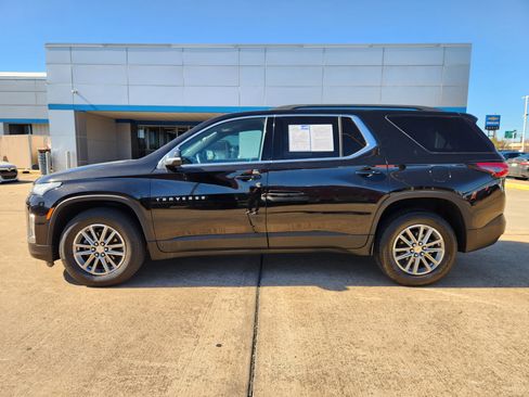 Used 2023 Chevrolet Traverse LT image 5