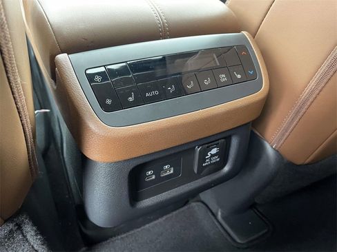 Used 2024 Nissan Pathfinder Platinum w/ Cargo Package image 14