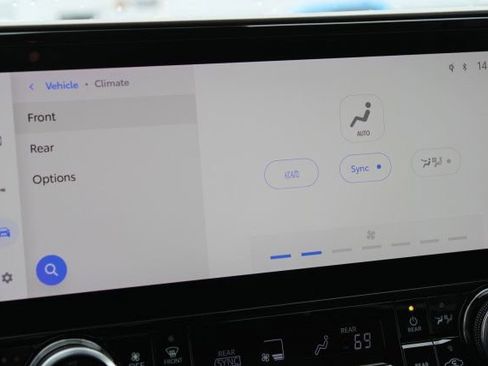 Used 2023 Toyota Highlander Limited image 22