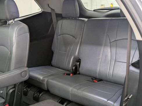 Used 2021 Buick Enclave Premium w/ Sun and Sites Package AWD/4WD image 15