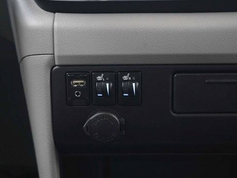 Used 2017 Toyota Sienna XLE image 17