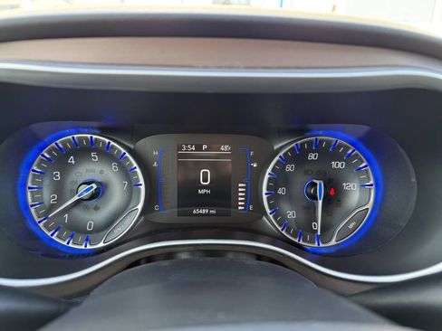 Used 2023 Chrysler Voyager LX image 20