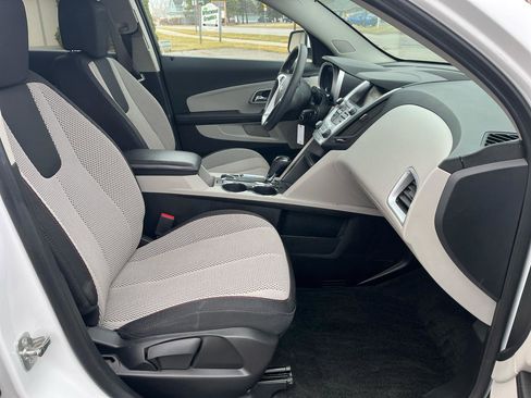 Used 2017 Chevrolet Equinox LT image 15