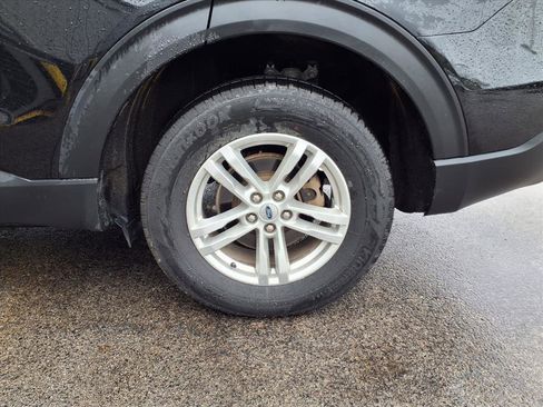 Certified 2023 Ford Explorer XLT w/ Equipment Group 202A image 7