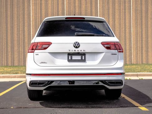 Used 2024 Volkswagen Tiguan SE R-Line AWD/4WD image 8