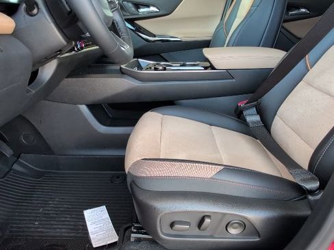 New 2026 Chevrolet Equinox ACTIV image 12