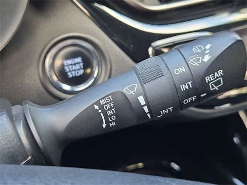 Used 2019 Toyota C-HR XLE image 25