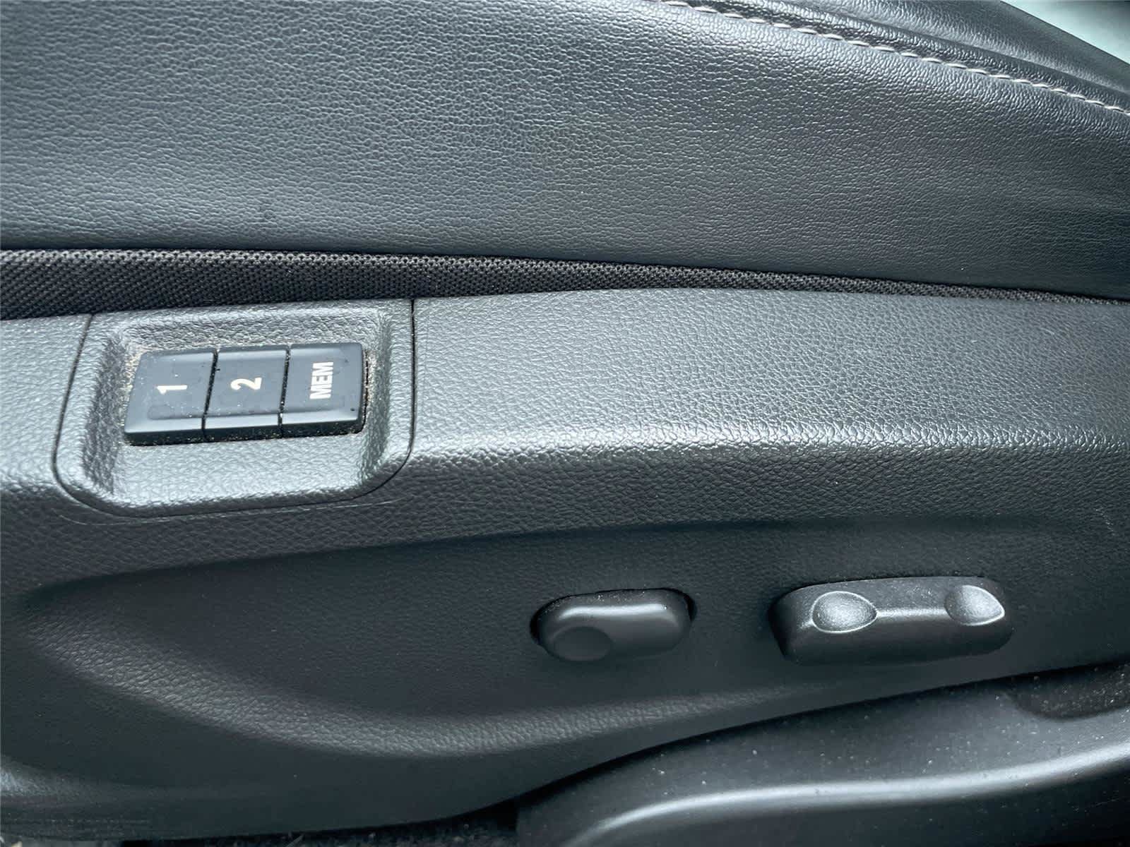 Used 2018 Buick Encore Essence FWD image 13