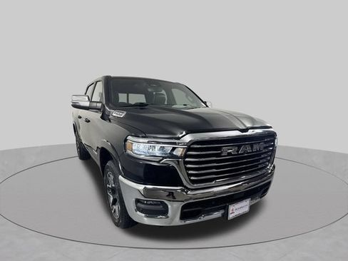 Used 2025 RAM 1500 Laramie AWD/4WD image 3