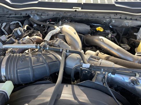 Used 2022 Ford F350 Platinum w/ FX4 Off-Road Package image 21