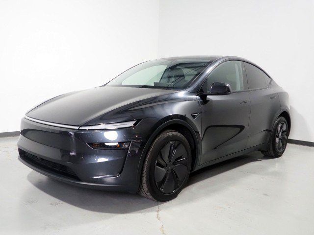 Used 2026 Tesla Model Y Long Range RWD image 11