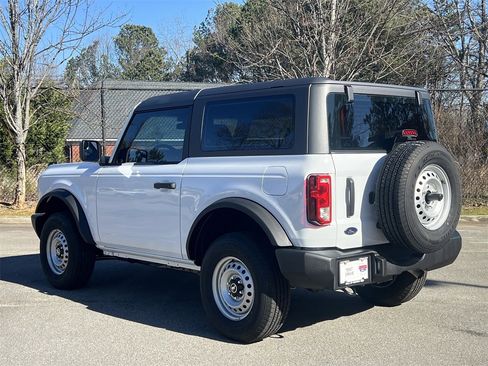 New 2025 Ford Bronco Base image 22