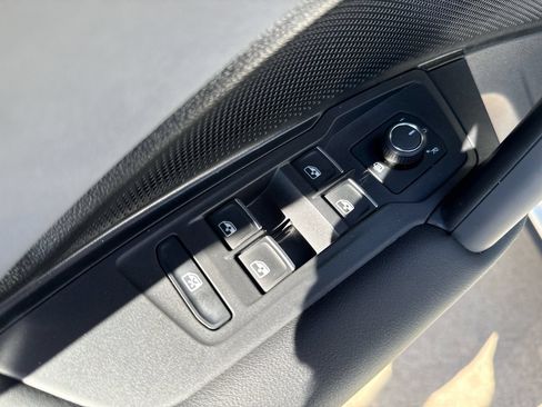 Certified 2026 Volkswagen Tiguan SE R-Line FWD image 16