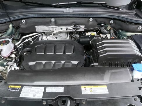 Certified 2025 Volkswagen Atlas Peak Edition SE image 34