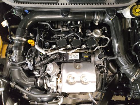 Used 2019 Ford EcoSport SE w/ SE Convenience Package image 30