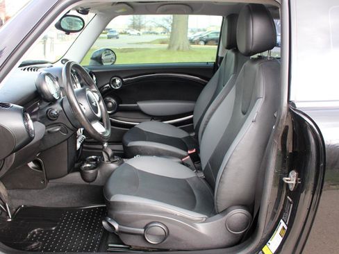 Used 2010 MINI Cooper Hardtop image 13