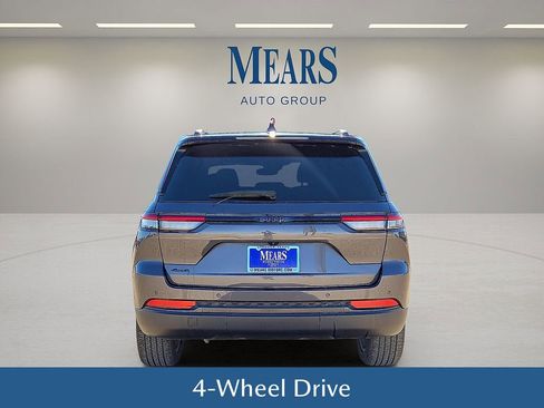 Used 2023 Jeep Grand Cherokee Altitude image 5