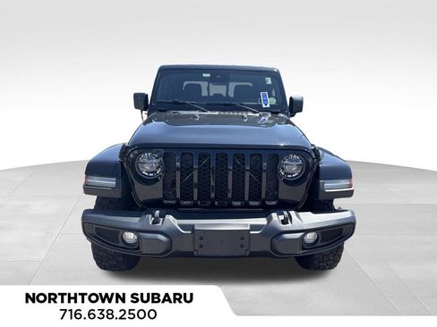 Used 2022 Jeep Gladiator Sport AWD/4WD image 2